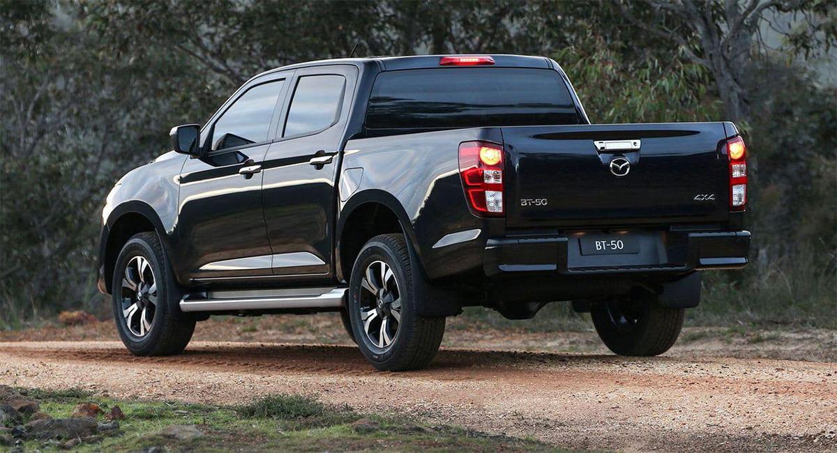 Kích thước tổng thể ngoại thất xe Mazda BT50 2021