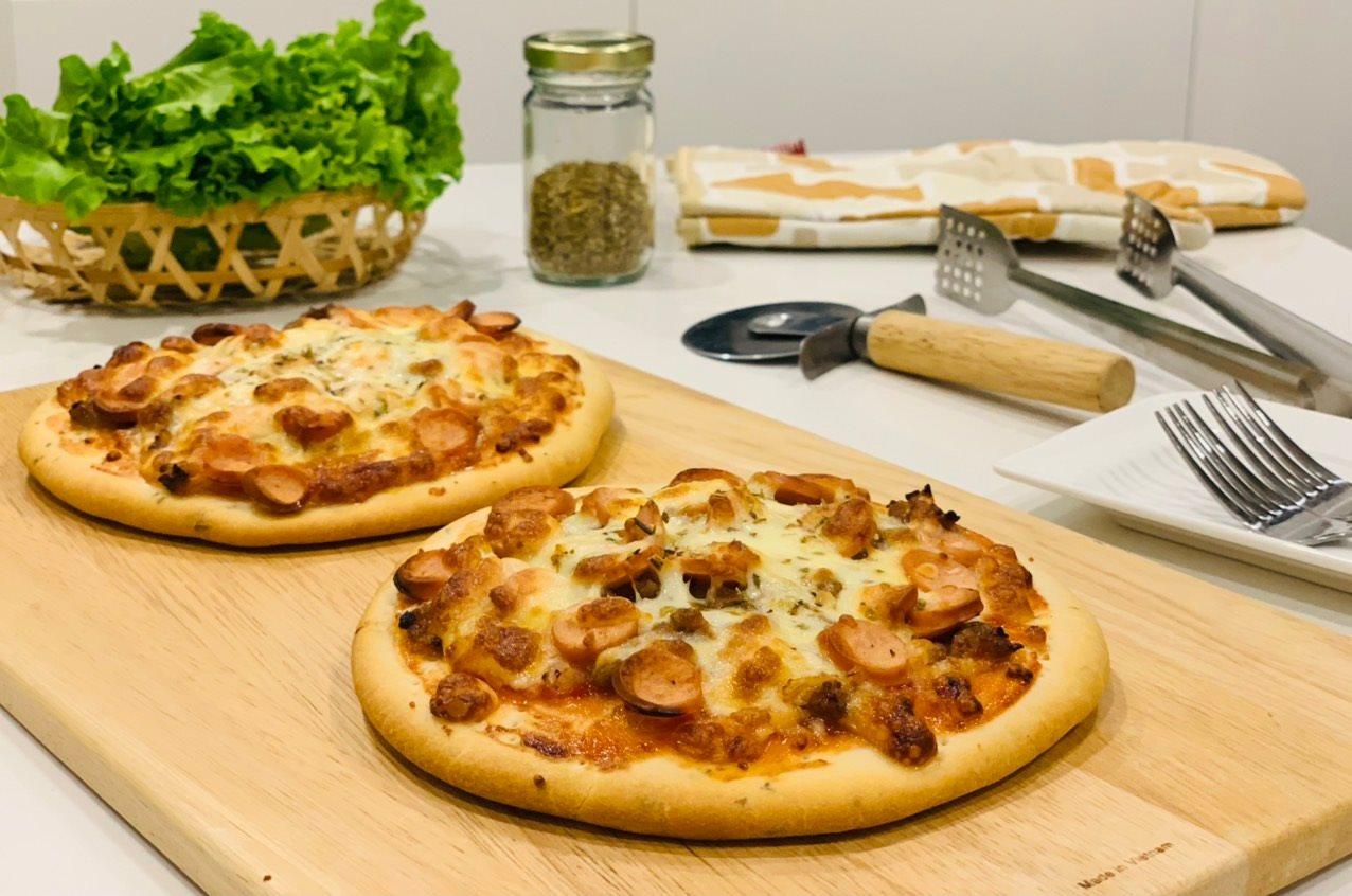 Cách làm pizza xúc xích đơn giản tại nhà